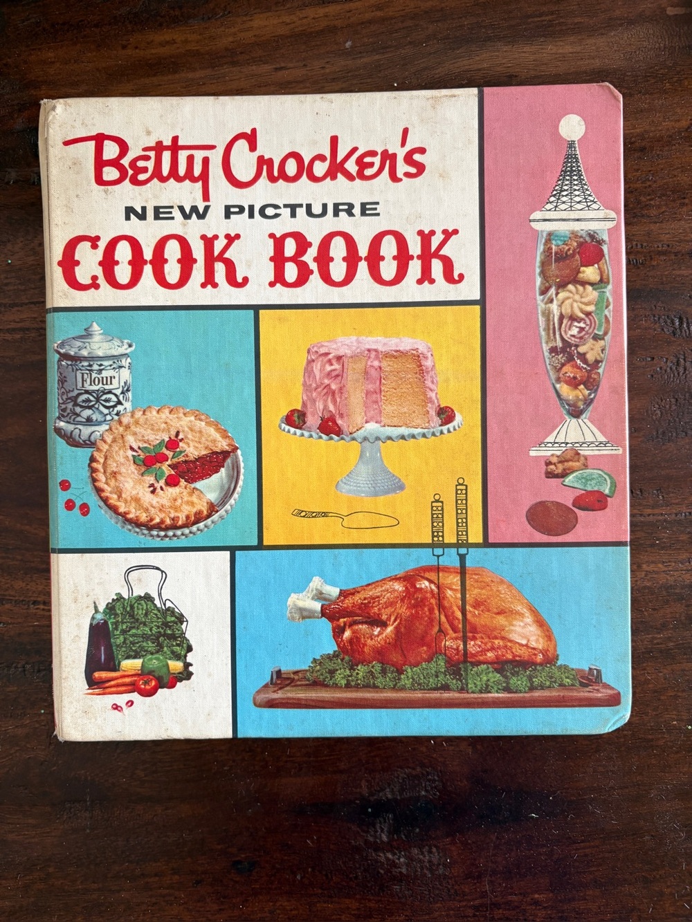 Vintage Betty Crocker’s New Picture Cook Book -  1961 1st edition 4th printing.